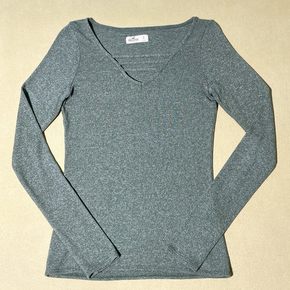 Hollister Women's Green Gray Heathered Long Sleeve‎ V-Neck Knit Top S